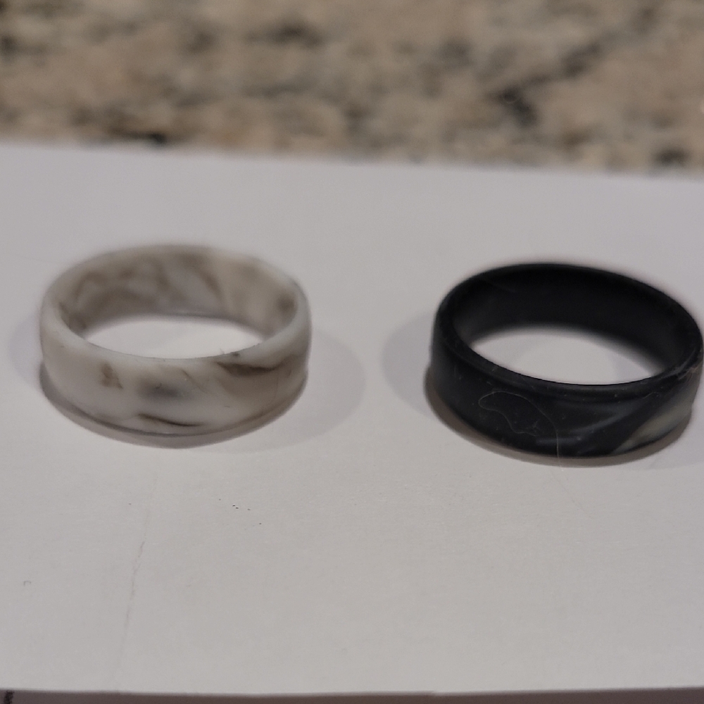 Black and White Marble Ring Set